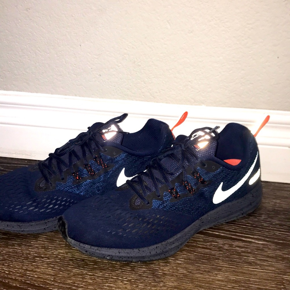 NIKE shield zoom winflo 4